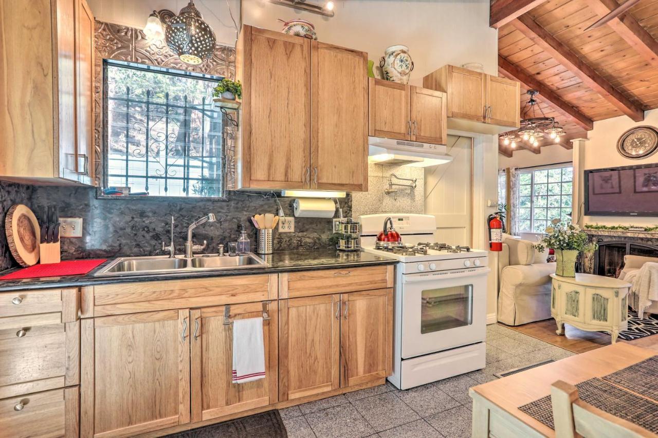 Boho Crestline Cabin, 1 Mile To Lake Gregory! Luaran gambar